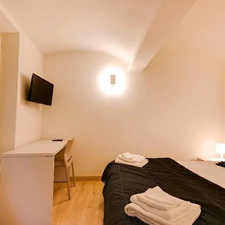 Centro Storico - 2 - 1 Bagno - Free Wi-fi * Módena